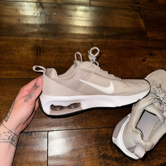 Nike Shoes - Nike Shoes